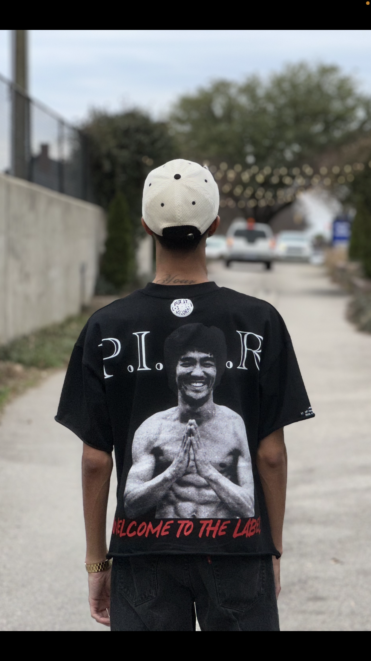 be like water tee (black)